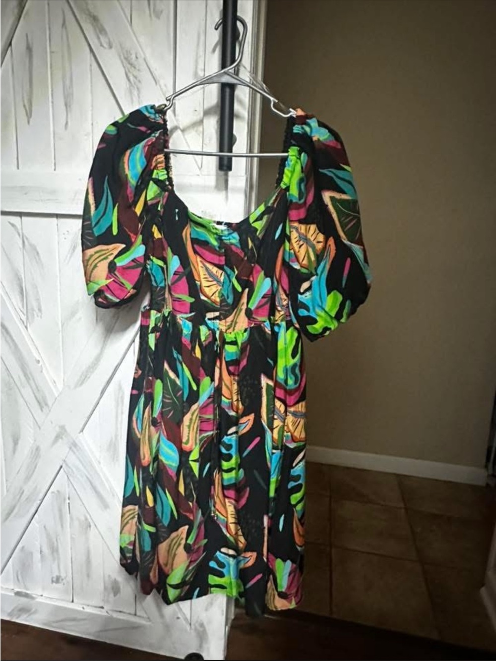 Women's Black Floral Puff-Sleeve Mini Dress
